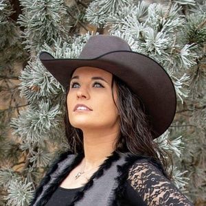 Meet your Posher, Kelsey